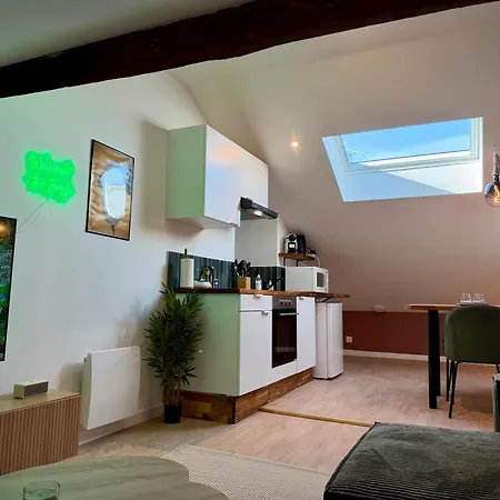Le Jungle Loft, Lit King Size, Baby-foot & Design * La Roche-sur-Yon