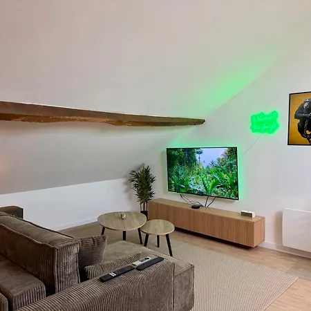 Le Jungle Loft, Lit King Size, Baby-foot & Design